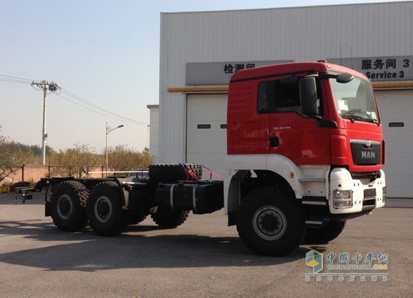 德國MAN TGS 33.540 6X6 BB底盤(機(jī)場主力泡沫消防車底盤)